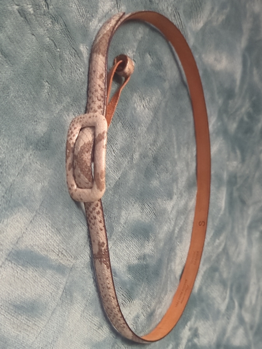 52-Snake-Print Thin Women's Belt - White/Brown. Small size. Pre-loved.
